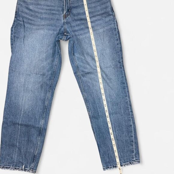 Abercrombie & Fitch High-Rise Medium-Wash Mom Jeans (Size 27 / 4 Short) - Picture 5 of 7